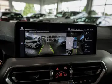 X3 xDrive 30e FACEL. PANO HUD 360° LASER LED SHZ