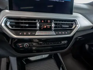 X3 xDrive 30e FACEL. PANO HUD 360° LASER LED SHZ