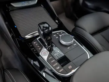 X3 xDrive 30e FACEL. PANO HUD 360° LASER LED SHZ