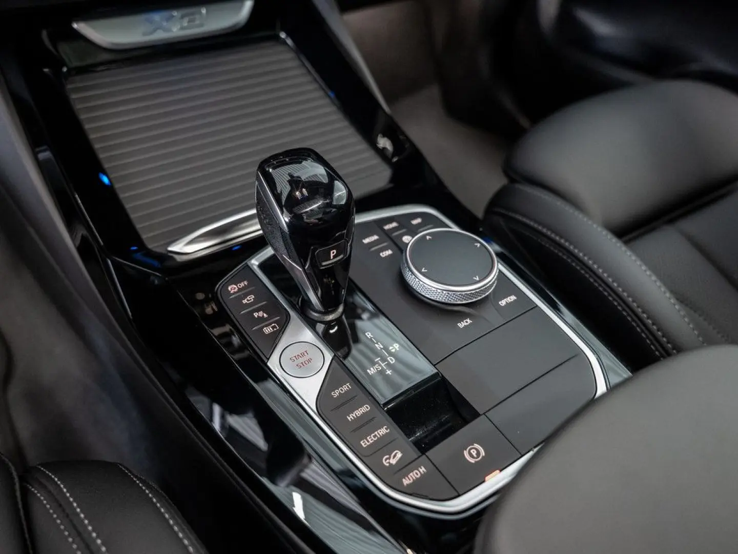 X3 xDrive 30e FACEL. PANO HUD 360° LASER LED SHZ