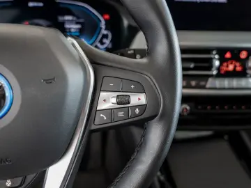 X3 xDrive 30e FACEL. PANO HUD 360° LASER LED SHZ