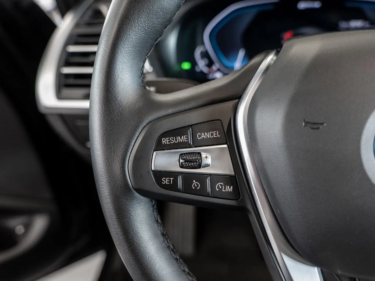 X3 xDrive 30e FACEL. PANO HUD 360° LASER LED SHZ