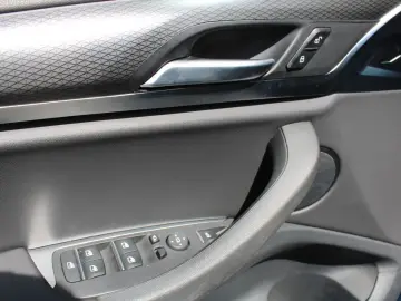 X3 xDrive 30i M Sport Navi LED LIVE Kamera DAB