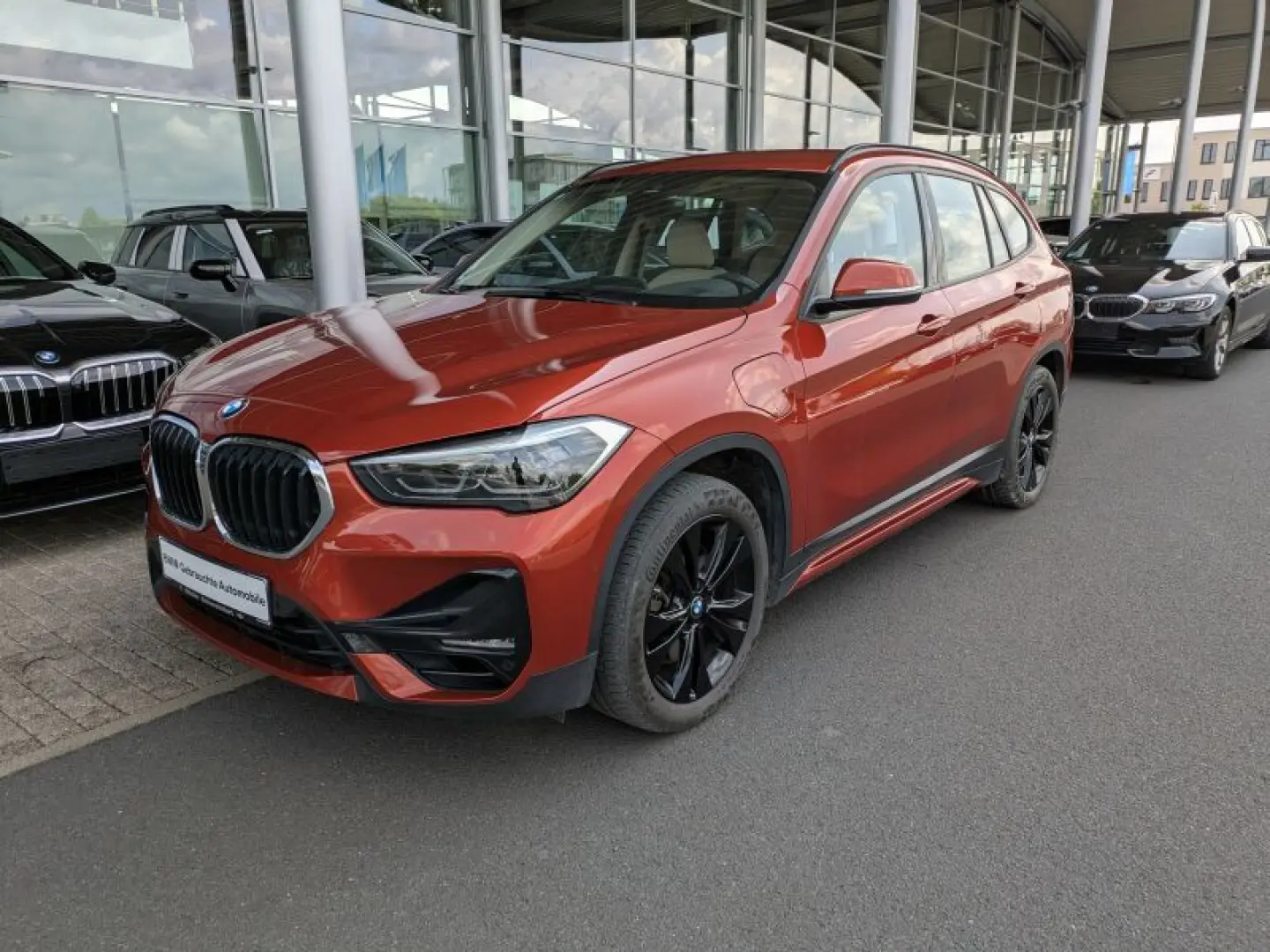 X1 xDrive25e Sport Line Navi. HeadUp. Leder. AHK