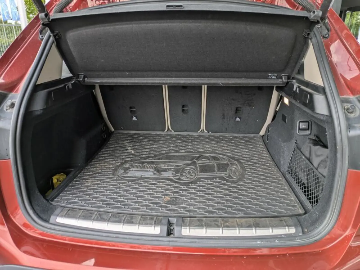 X1 xDrive25e Sport Line Navi. HeadUp. Leder. AHK