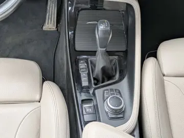 X1 xDrive25e Sport Line Navi. HeadUp. Leder. AHK
