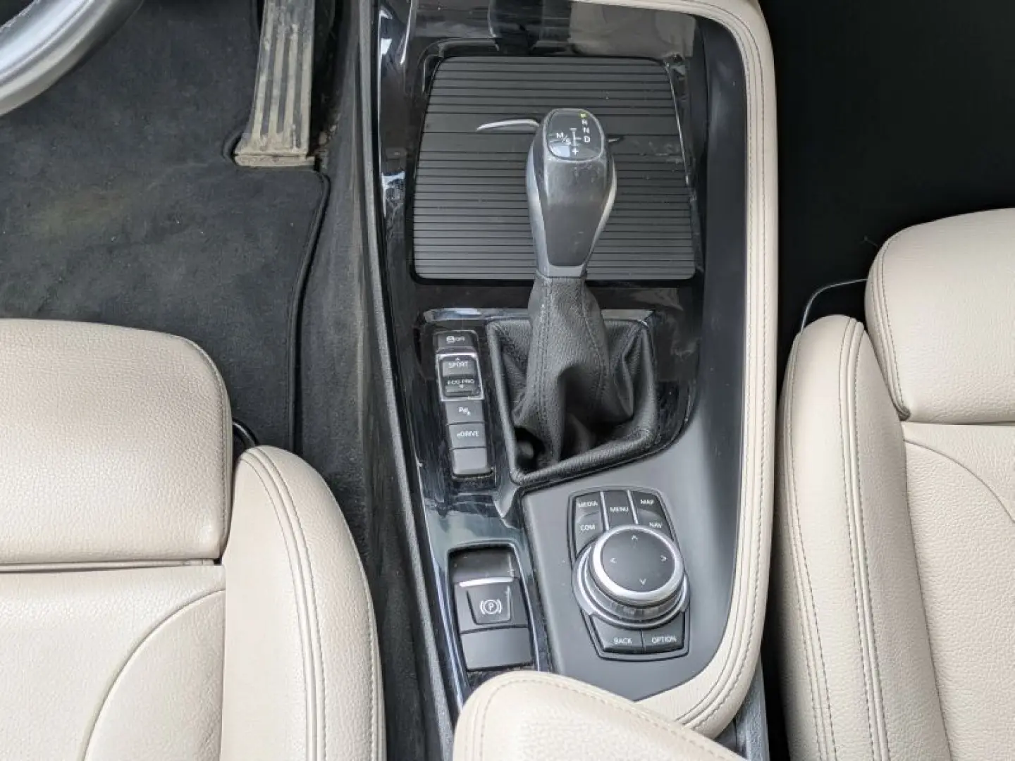 X1 xDrive25e Sport Line Navi. HeadUp. Leder. AHK