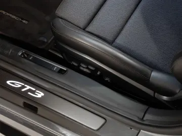 911 GT3 mit Touring-Paket BOSE Lift-VA PDLS+
