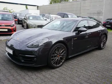 Panamera 4 E-Hybrid Platinum E°Matrix°21 Zoll°