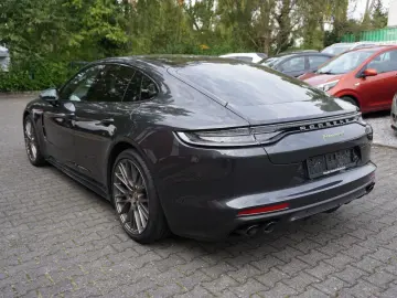 Panamera 4 E-Hybrid Platinum E°Matrix°21 Zoll°