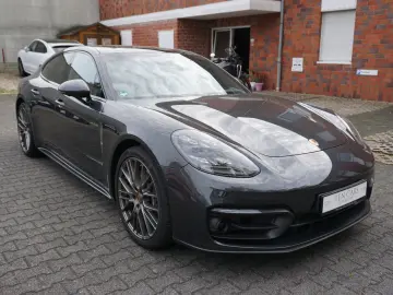 Panamera 4 E-Hybrid Platinum E°Matrix°21 Zoll°