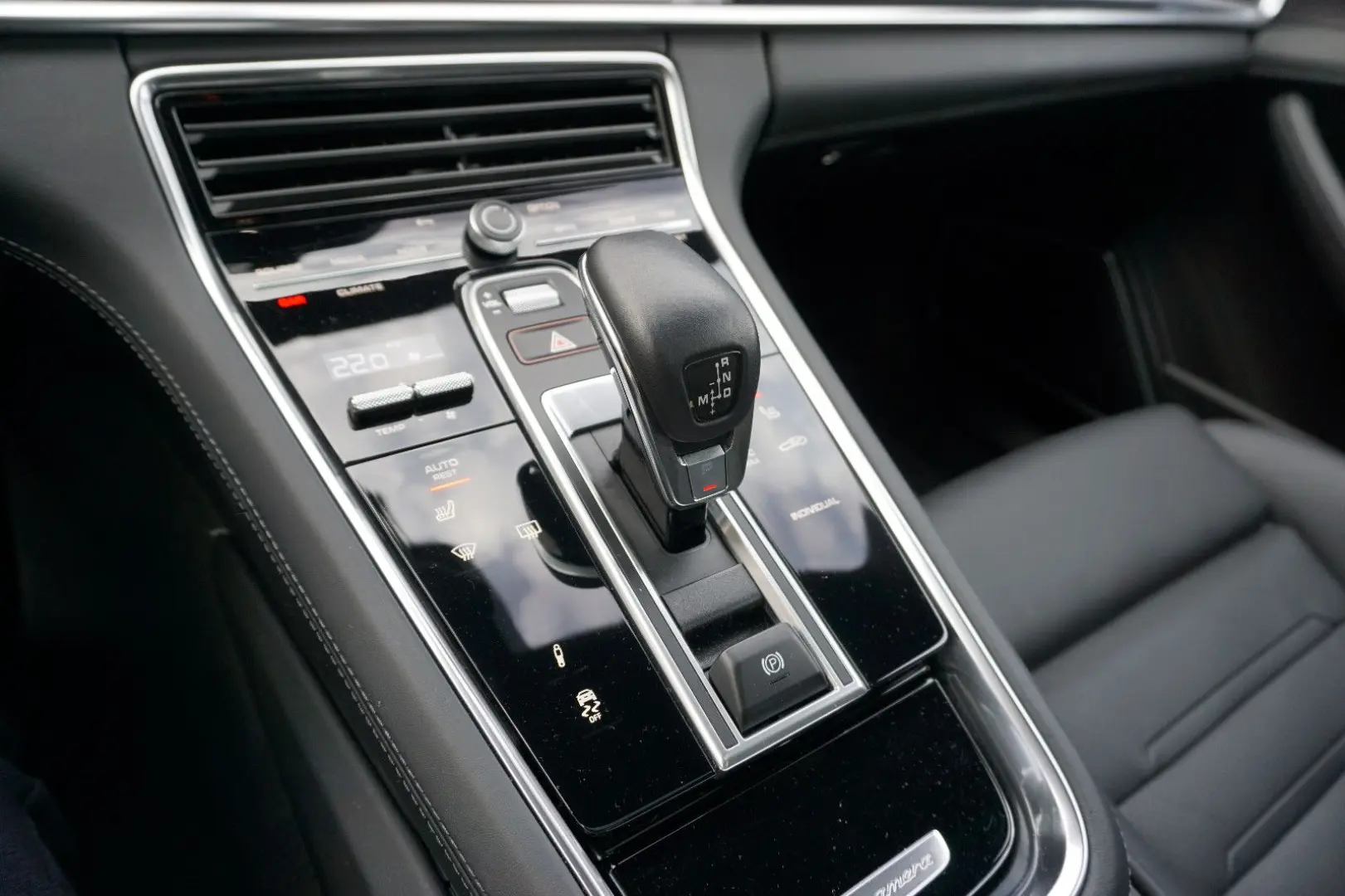 Panamera 4 E-Hybrid Platinum E°Matrix°21 Zoll°
