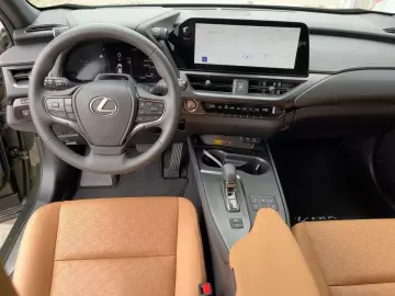 Lexus UX 300h Luxury Line HUD*Navi