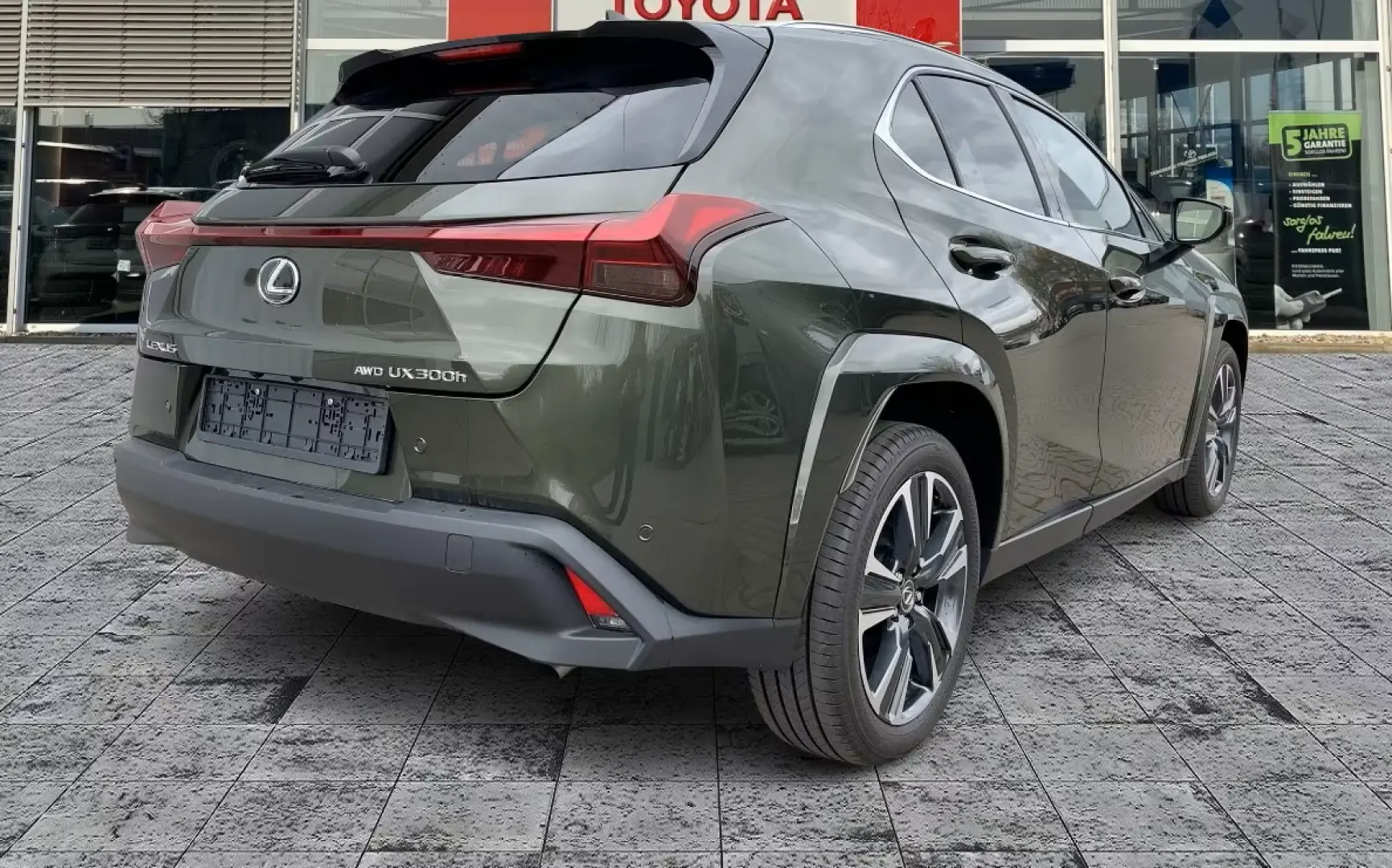 Lexus UX 300h Luxury Line HUD*Navi