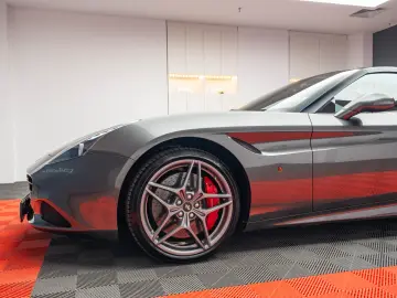 Ferrari California T
