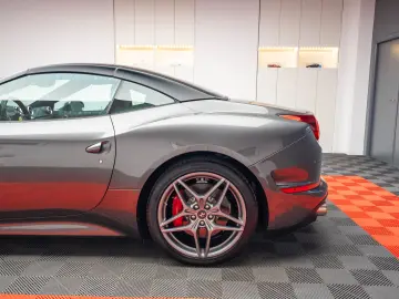 Ferrari California T