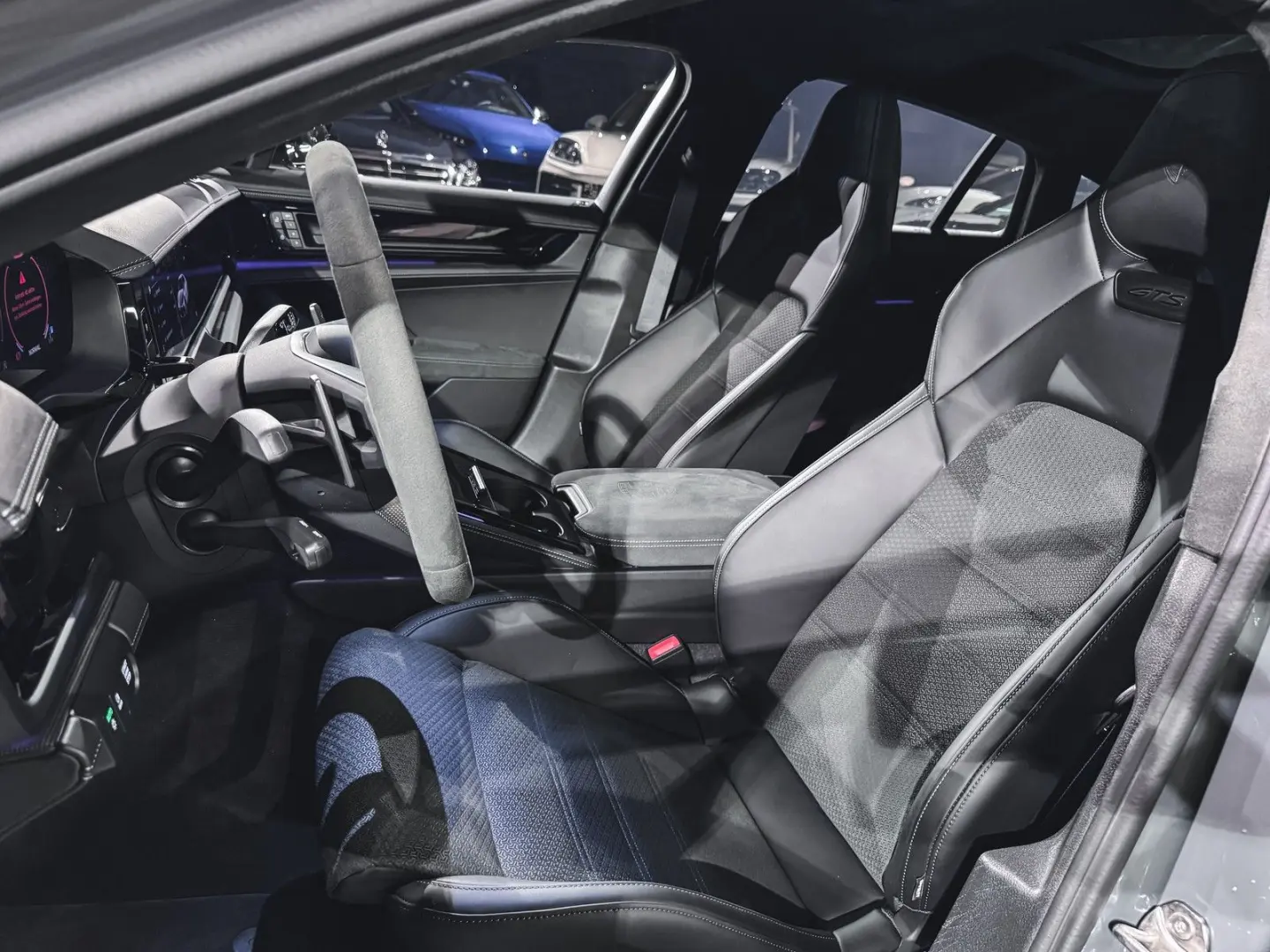 Panamera GTS Matrix+Carbon+InnoDrive+Standheiz.