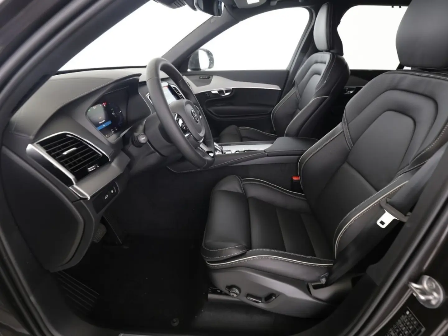 XC90 Plus Bright Recharge Plug-In Hybrid AWD T8 
