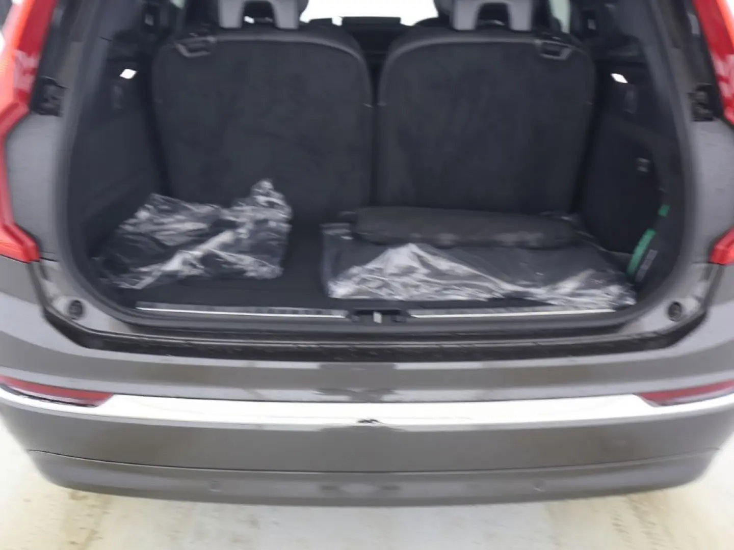 XC90 Plus Bright Recharge Plug-In Hybrid AWD T8 
