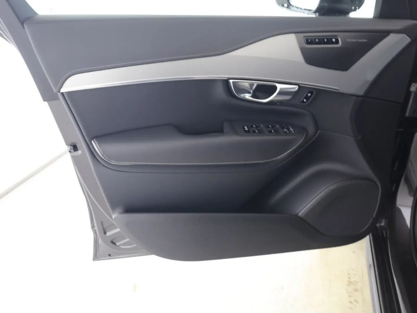XC90 Plus Bright Recharge Plug-In Hybrid AWD T8 