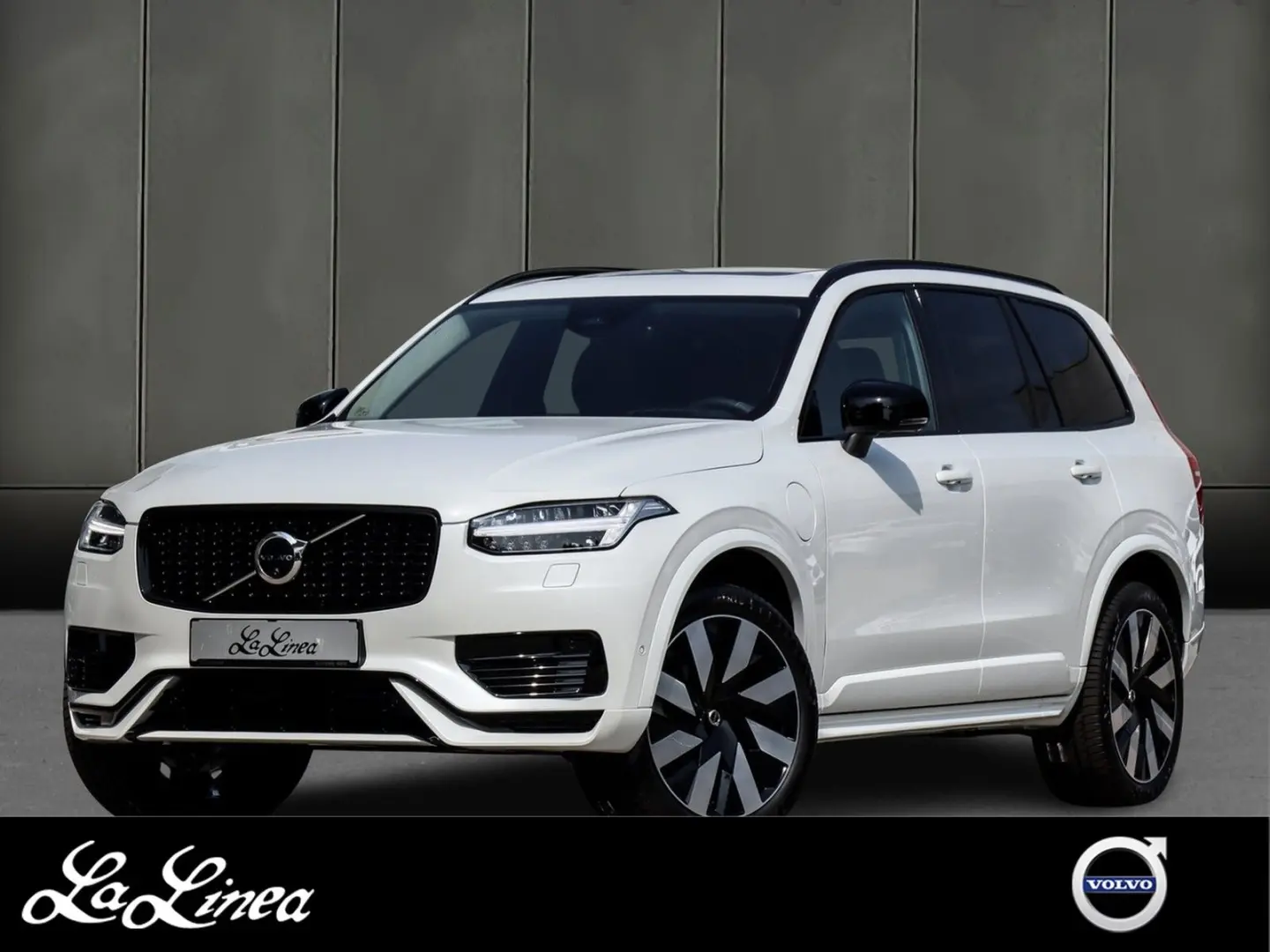 XC90 T8 AWD Ultra Dark Recharge Plug-In Hybrid #