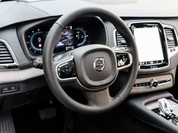 XC90 T8 AWD Ultra Dark Recharge Plug-In Hybrid #