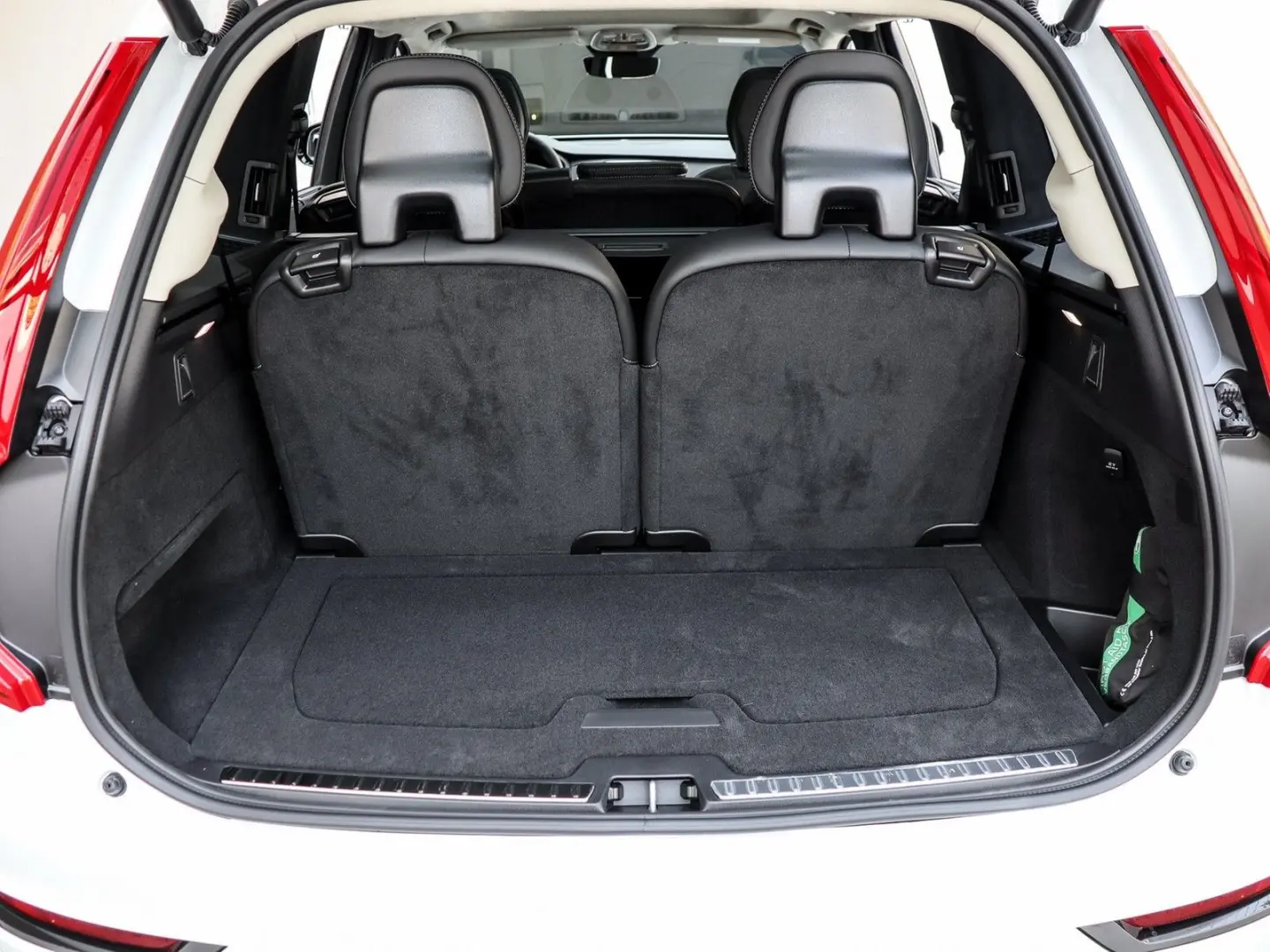 XC90 T8 AWD Ultra Dark Recharge Plug-In Hybrid #