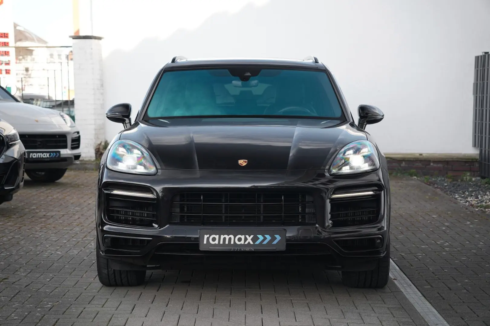 Cayenne E-Hybrid SPORTDESIGN-LUFTF-PANO-HUD-VOLL