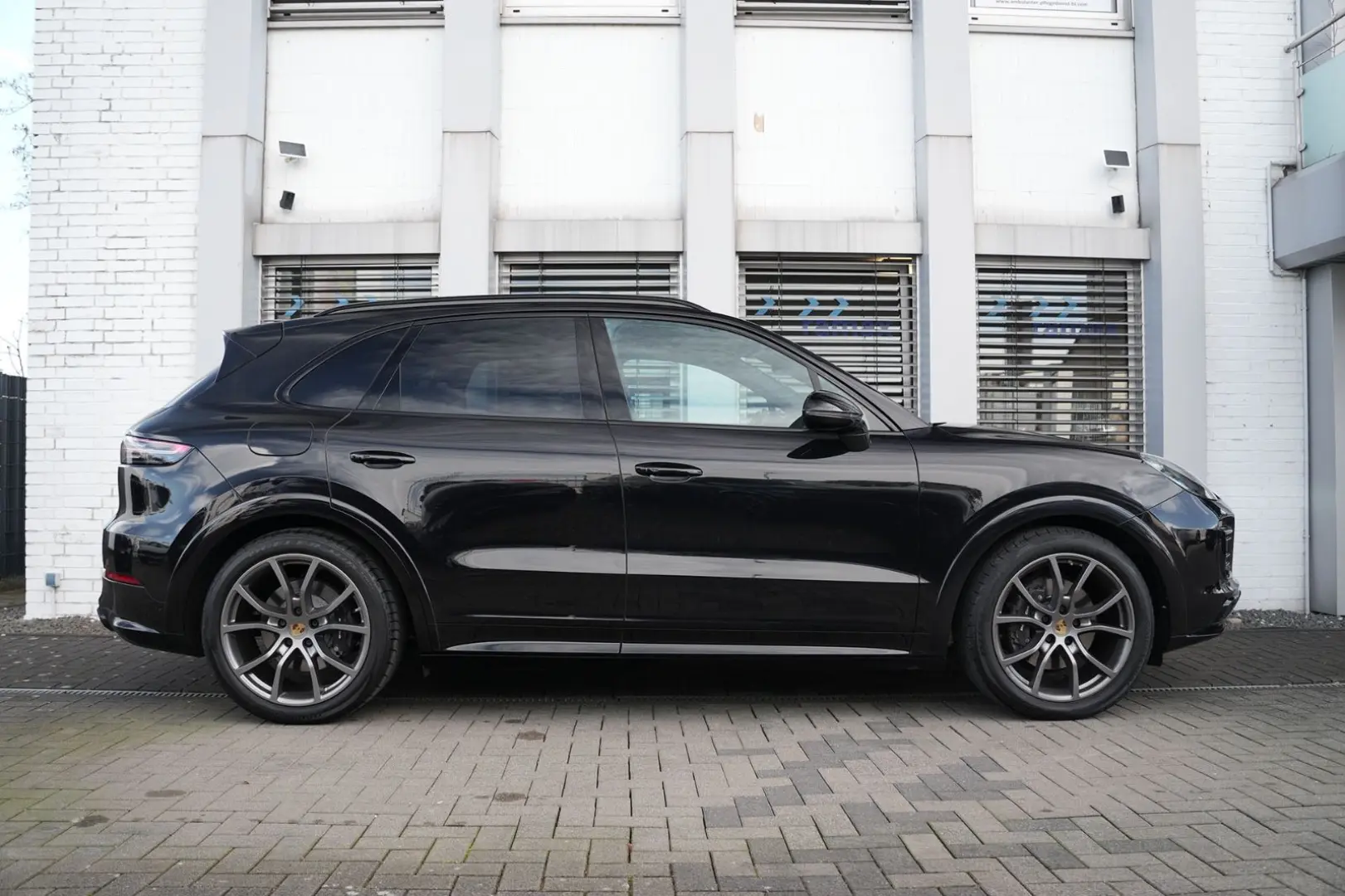 Cayenne E-Hybrid SPORTDESIGN-LUFTF-PANO-HUD-VOLL