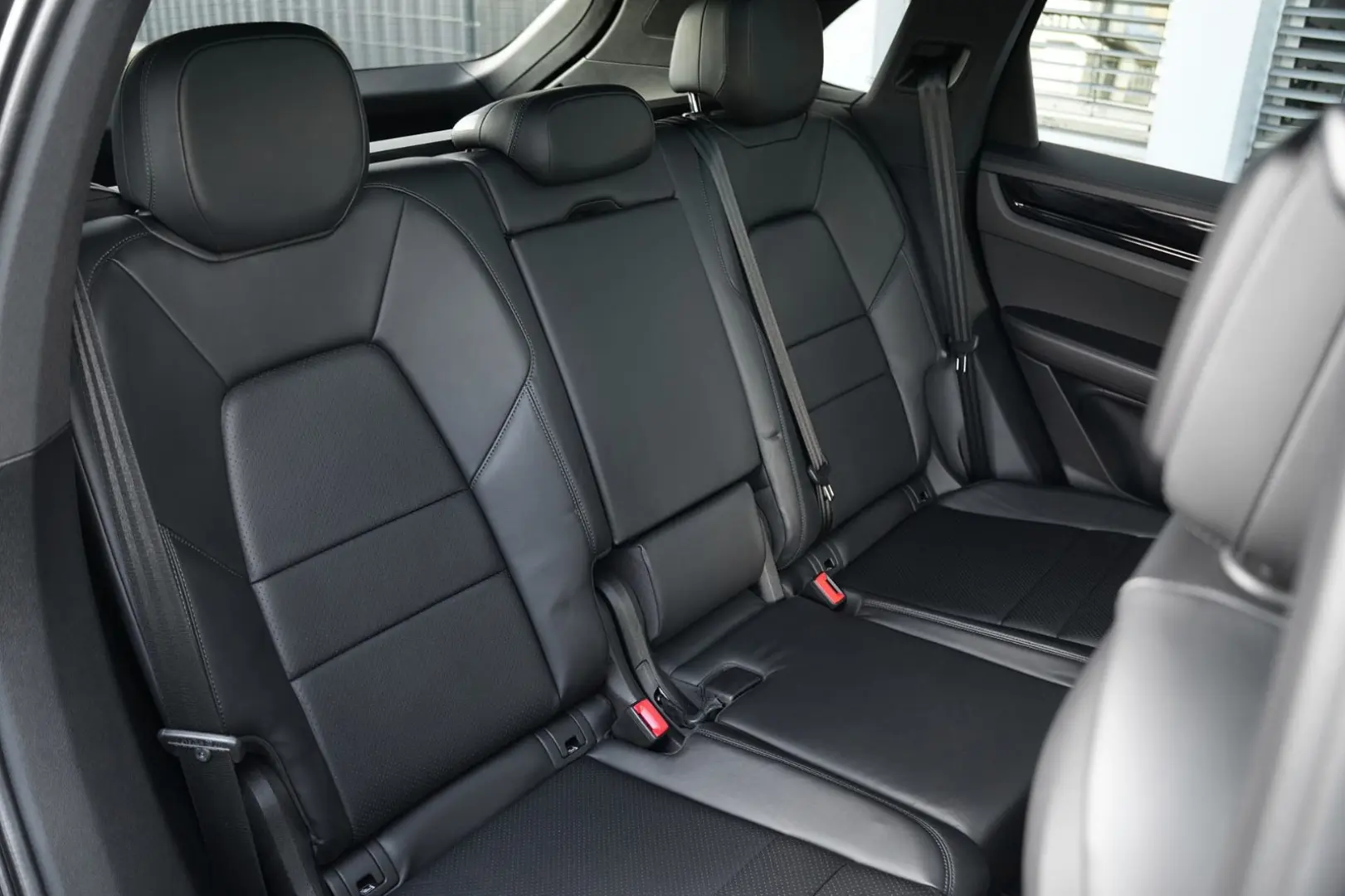 Cayenne E-Hybrid SPORTDESIGN-LUFTF-PANO-HUD-VOLL