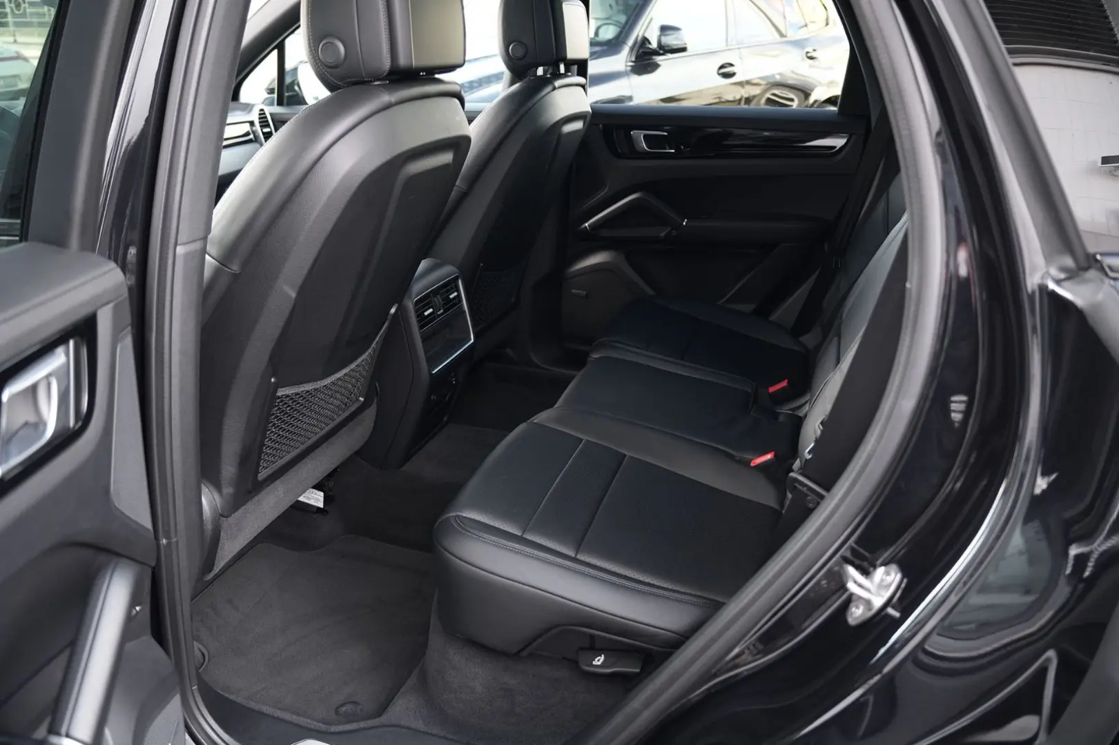 Cayenne E-Hybrid SPORTDESIGN-LUFTF-PANO-HUD-VOLL