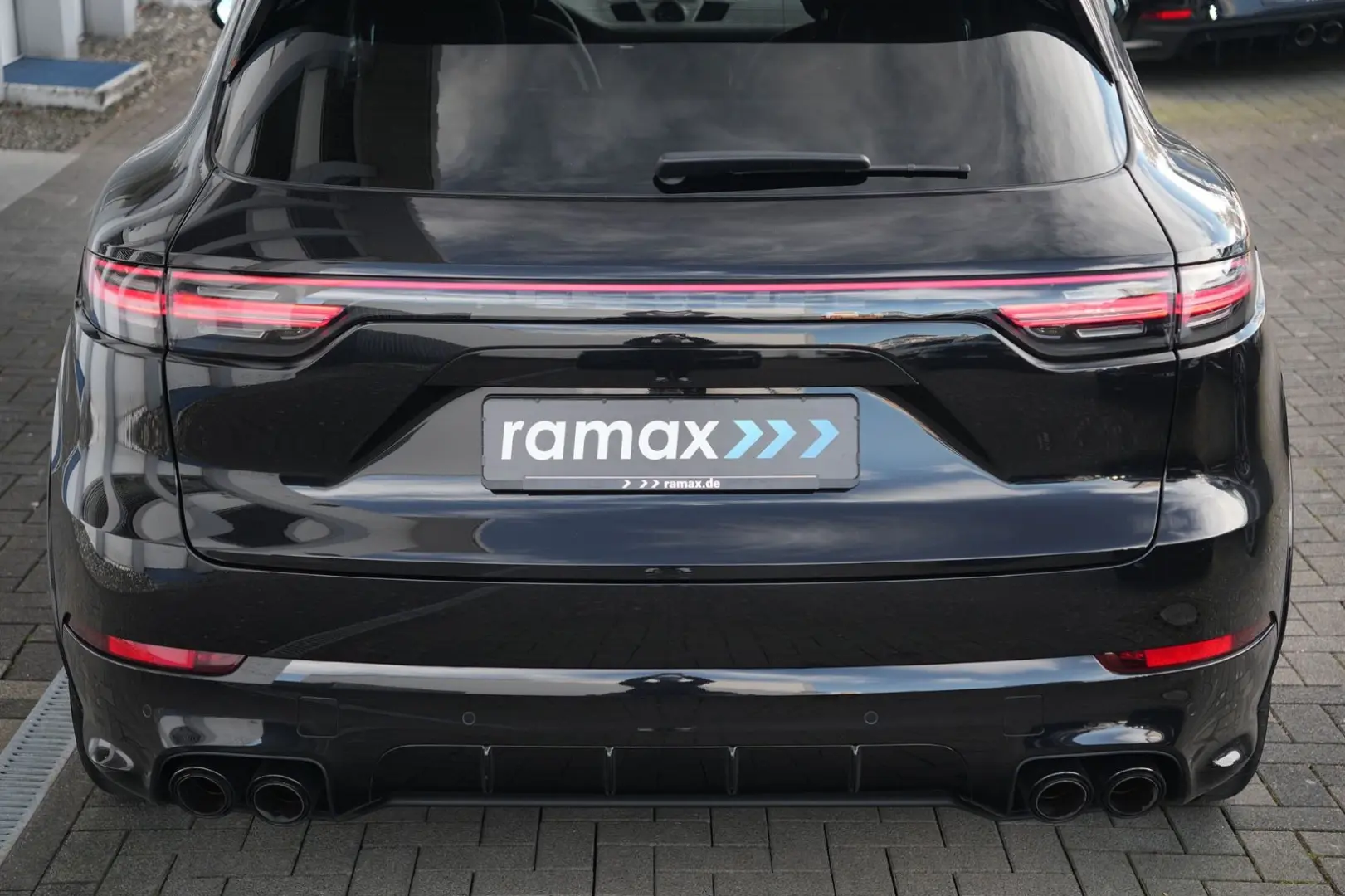 Cayenne E-Hybrid SPORTDESIGN-LUFTF-PANO-HUD-VOLL