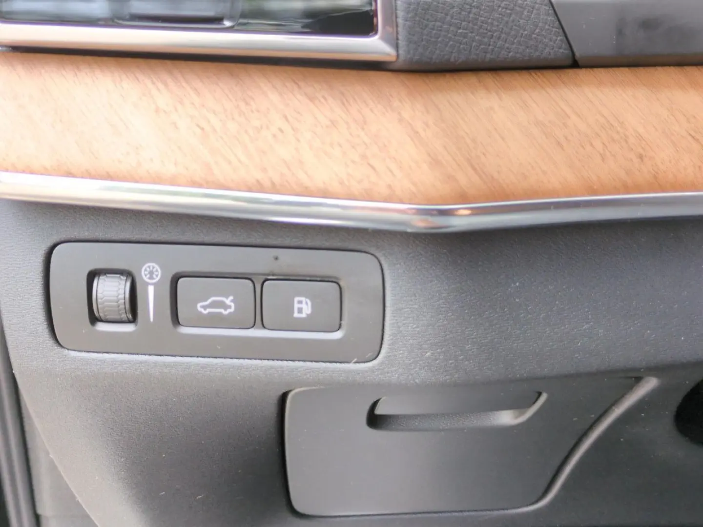 XC90 T8 Recharge Inscription Expression Plug-In