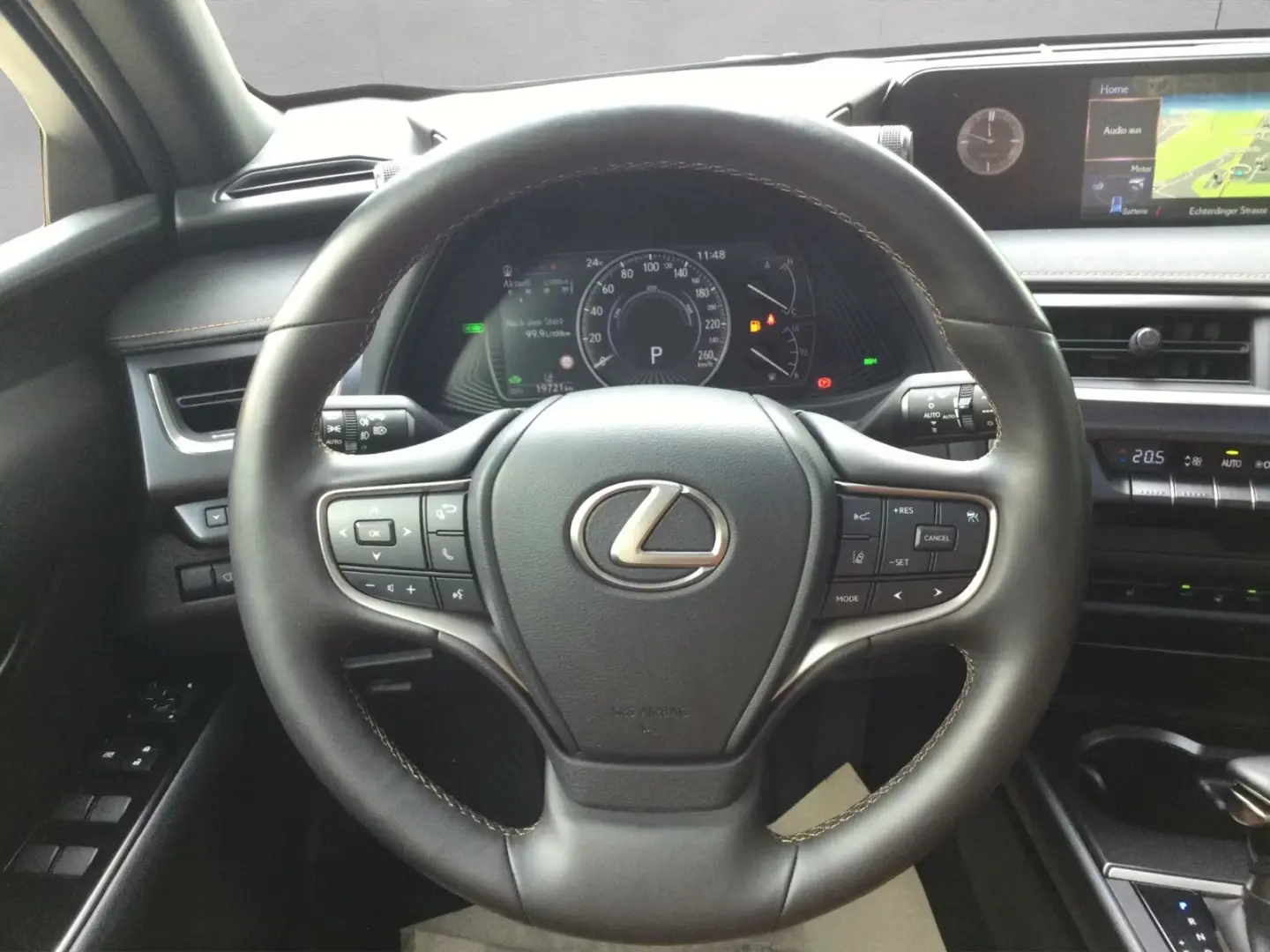 Lexus UX Linia Executive