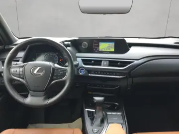 Lexus UX Linia Executive