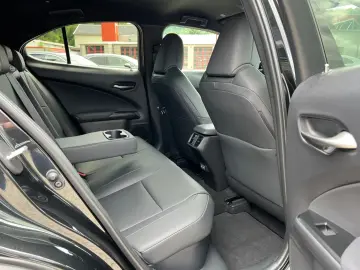 Lexus UX 300 h F Sport Design.LED.Kamera