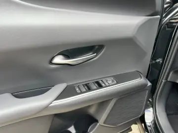 Lexus UX 300 h F Sport Design.LED.Kamera