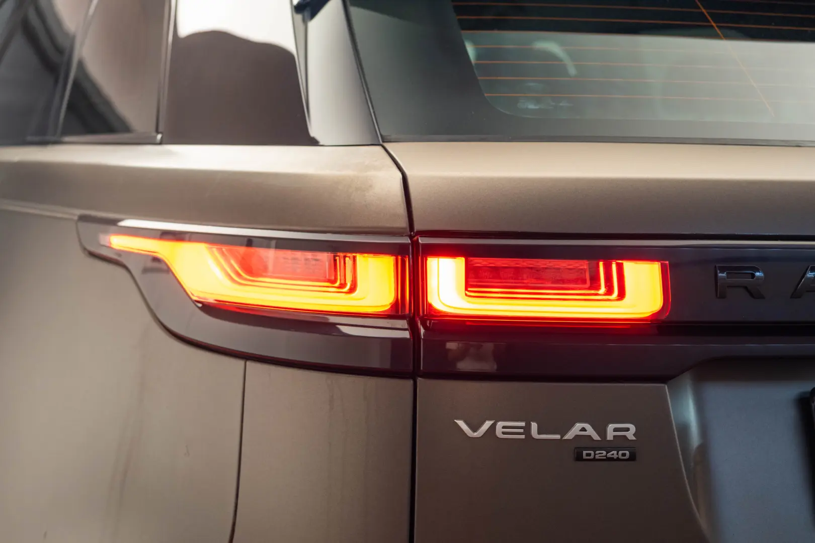 Land Rover Range Rover Velar 2.0 d 240 CP