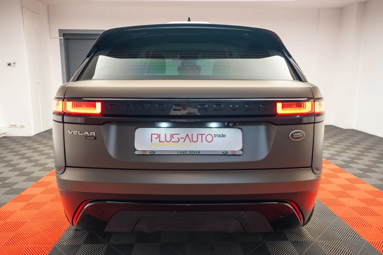 Land Rover Range Rover Velar 2.0 d 240 CP