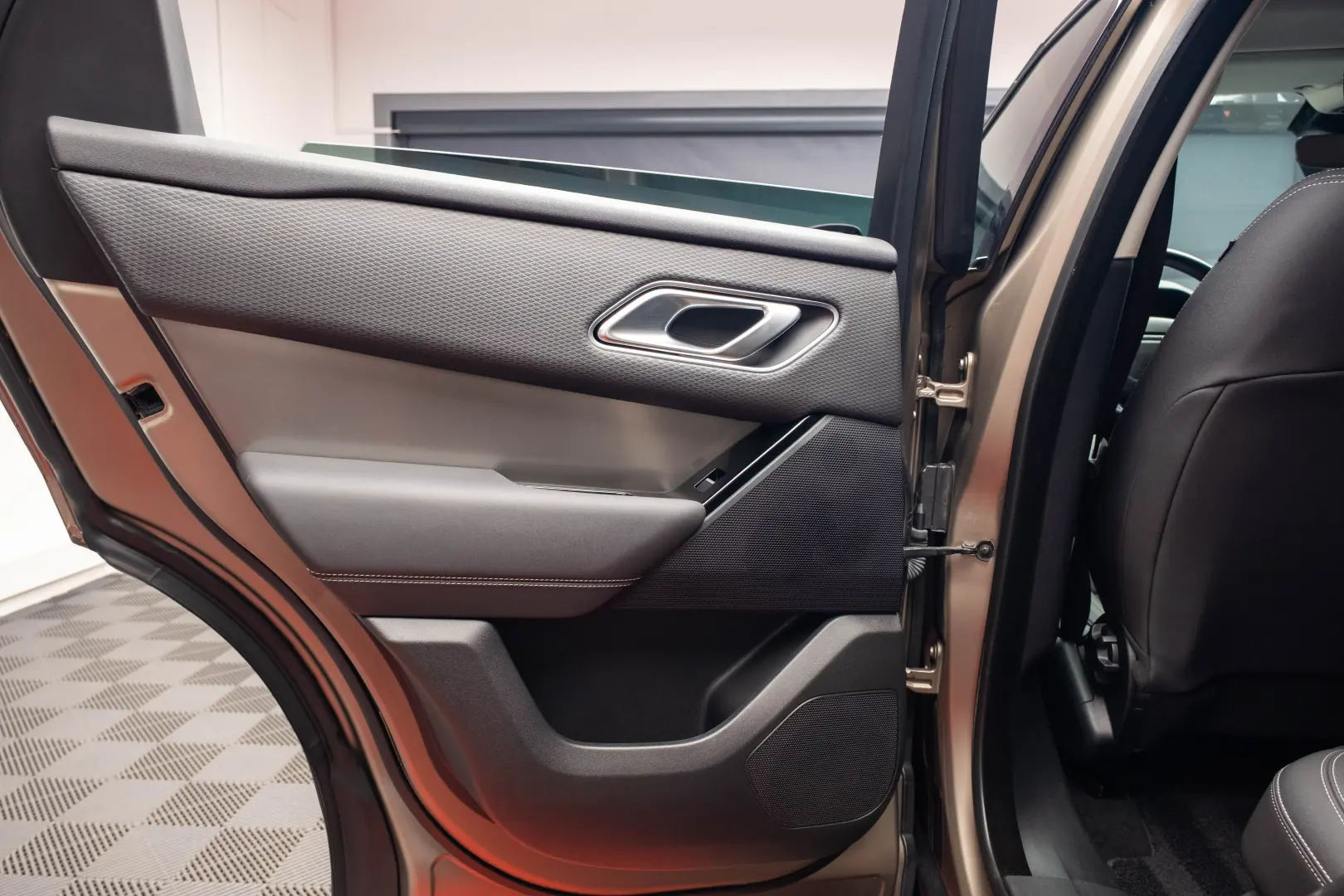 Land Rover Range Rover Velar 2.0 d 240 CP