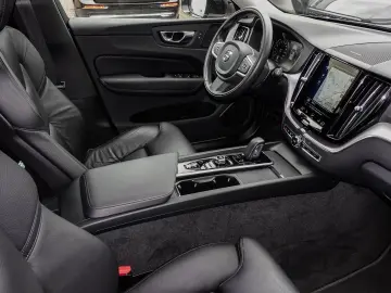 XC60 Momentum Pro AWD B4 Diesel EU6d Allrad Navi
