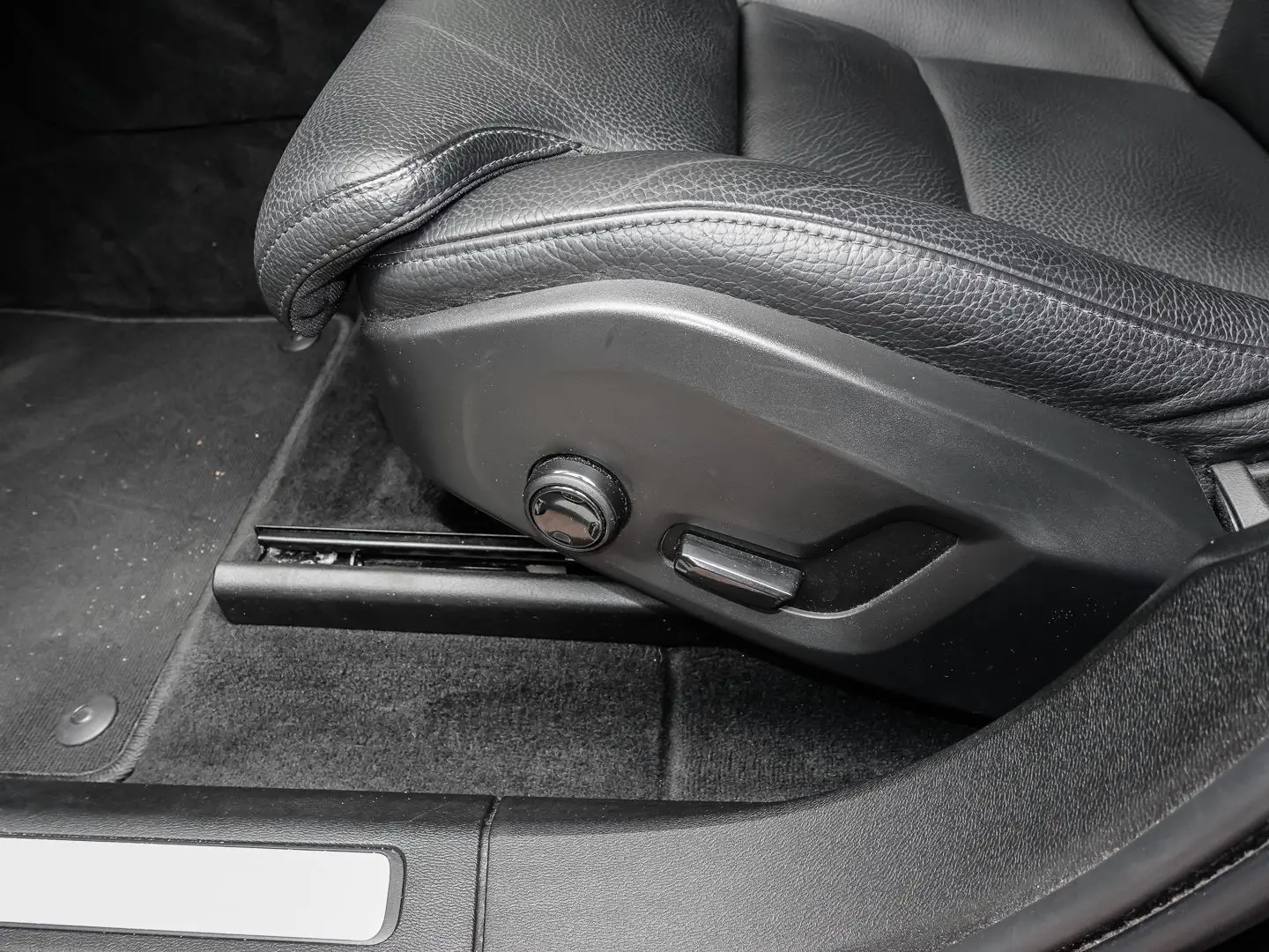 XC60 Momentum Pro AWD B4 Diesel EU6d Allrad Navi
