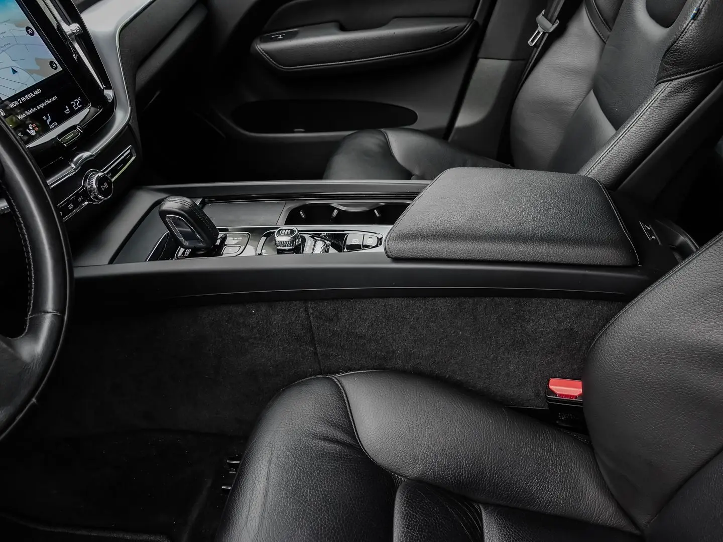 XC60 Momentum Pro AWD B4 Diesel EU6d Allrad Stan