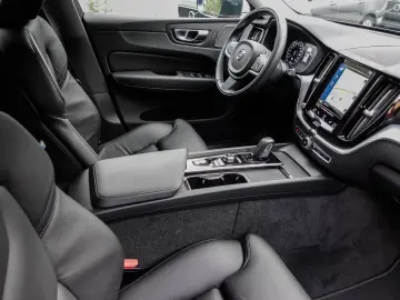 XC60 Momentum Pro AWD B4 Diesel EU6d Allrad Navi