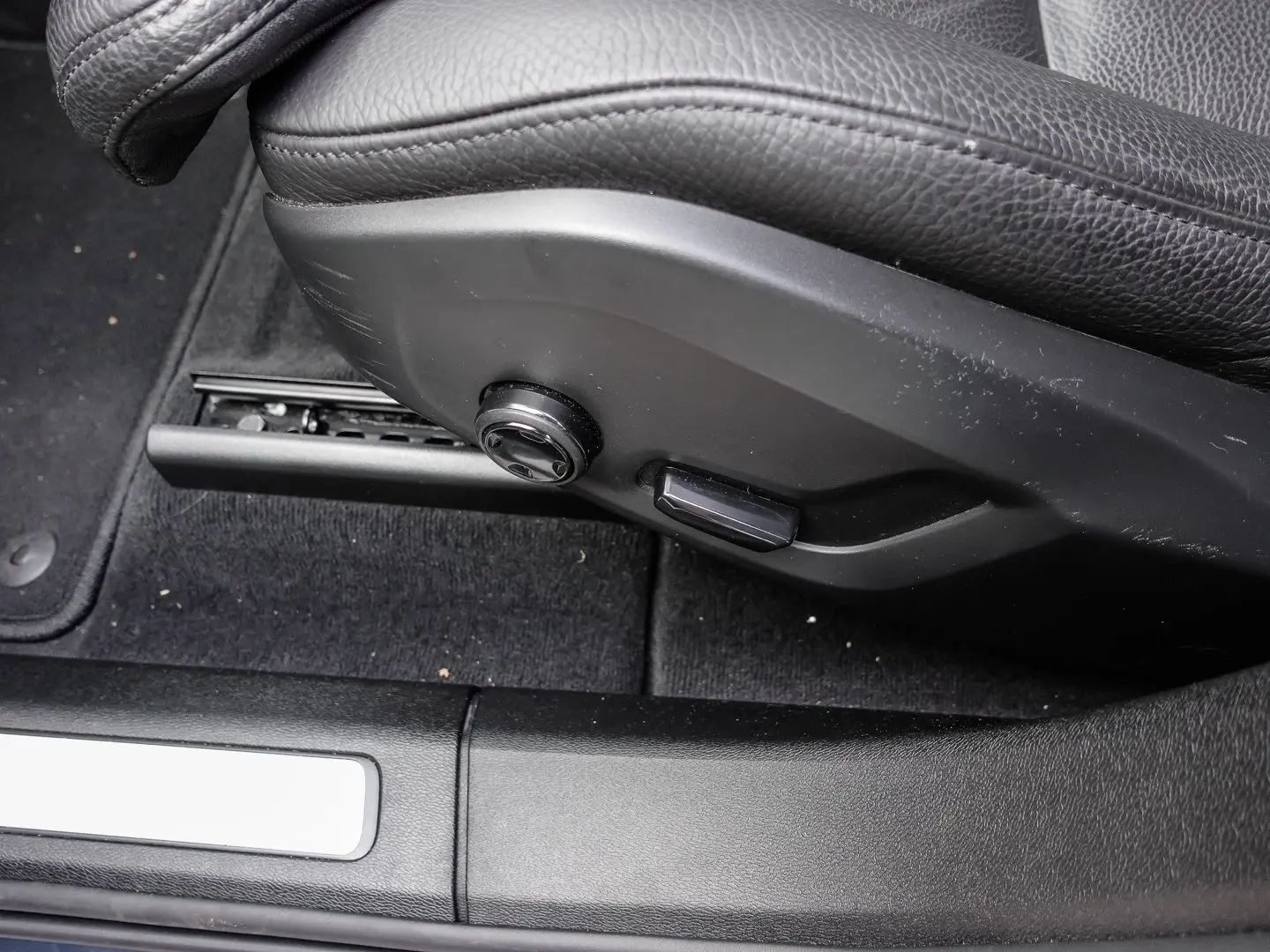 XC60 Momentum Pro AWD B4 Diesel EU6d Allrad Navi