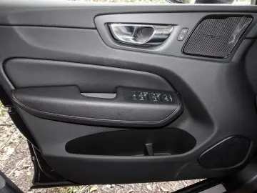 XC60 Momentum Pro AWD B4 Diesel EU6d Allrad Navi