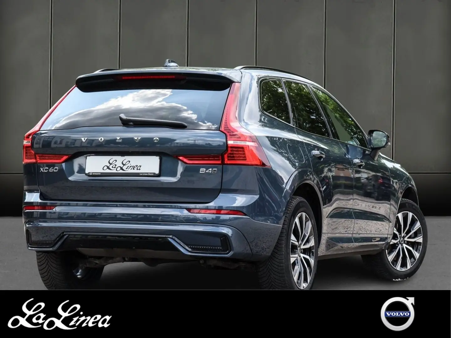 XC60 B4 Diesel AWD Plus Dark Aut. Navi*PDC*LED