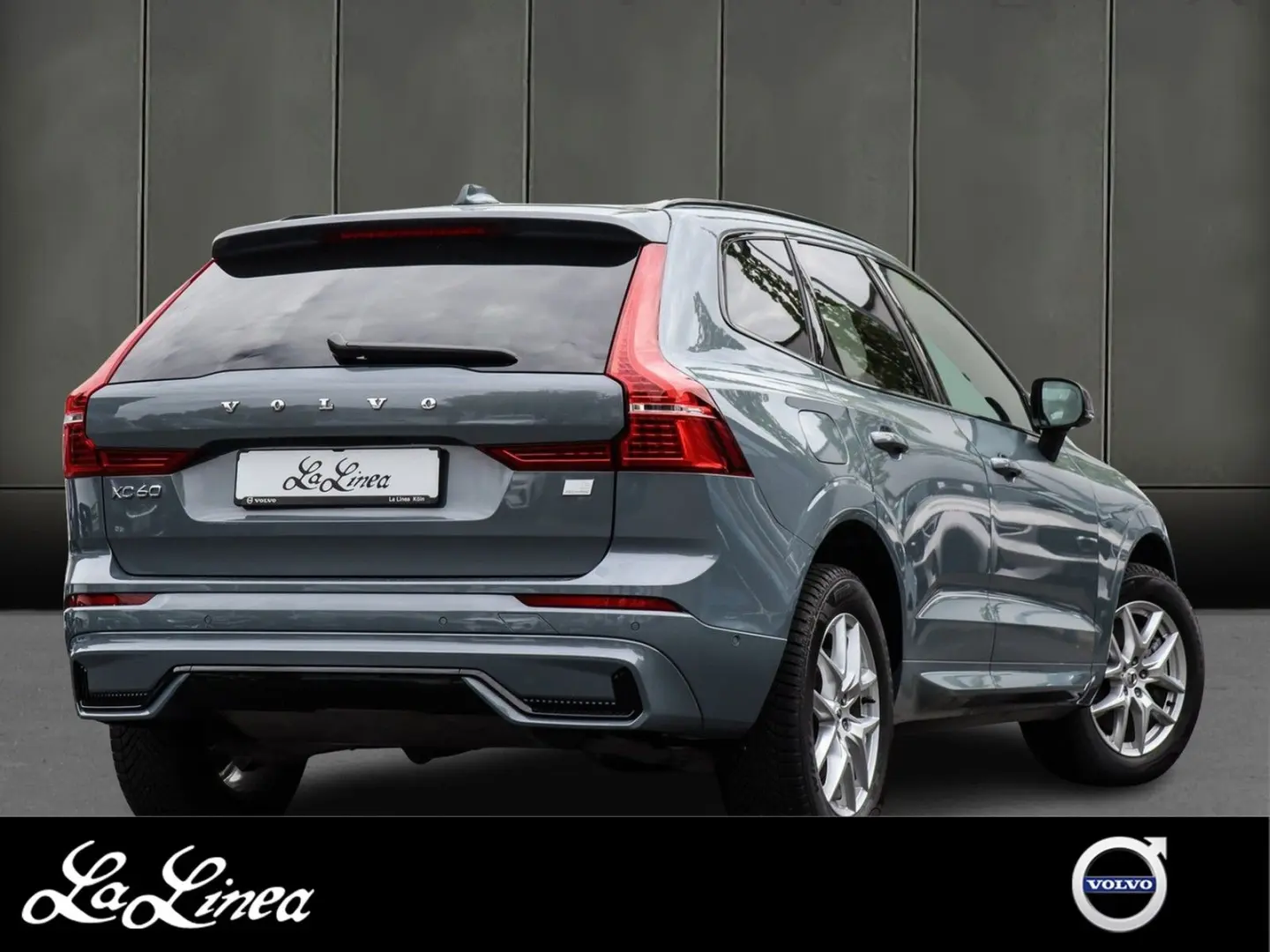 XC60 T6 (B) AWD Recharge Plus Dark NP: 81.600,-/