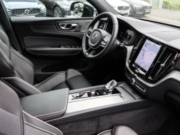 XC60 T6 (B) AWD Recharge Plus Dark NP: 81.600,-/