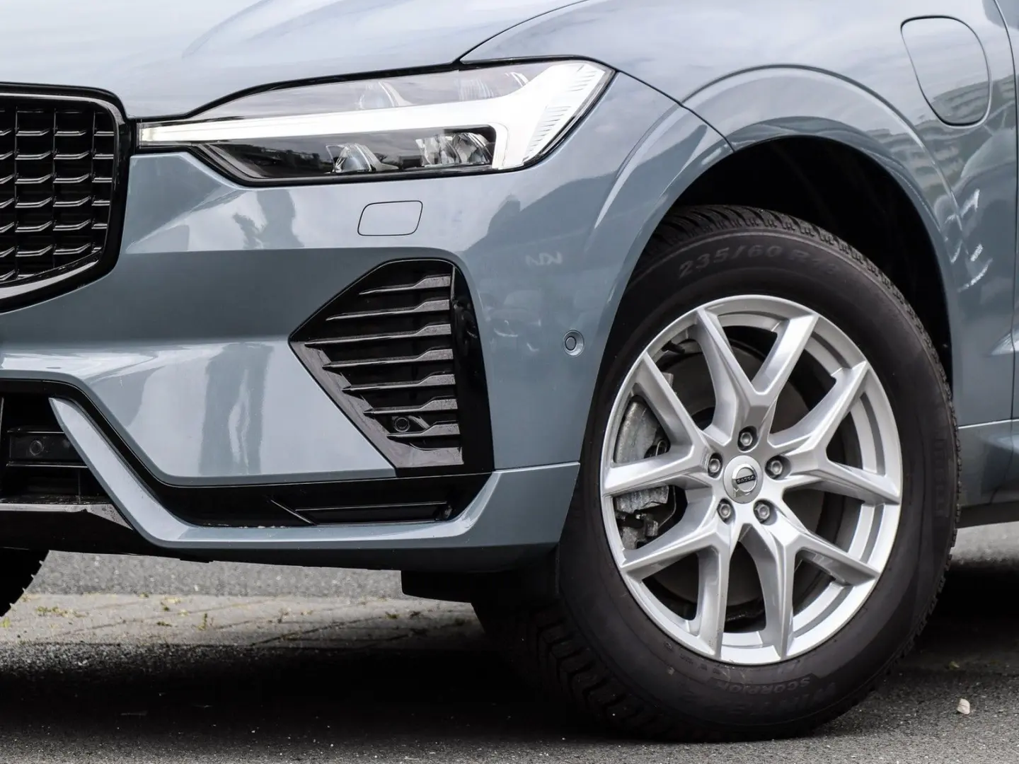 XC60 T6 (B) AWD Recharge Plus Dark NP: 81.600,-/